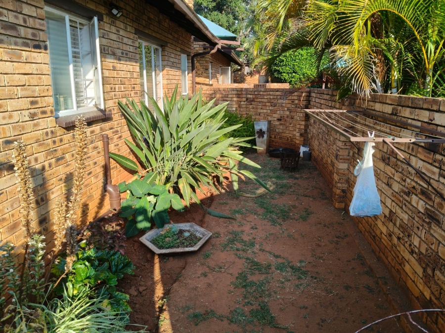 3 Bedroom Property for Sale in Safari Gardens North West